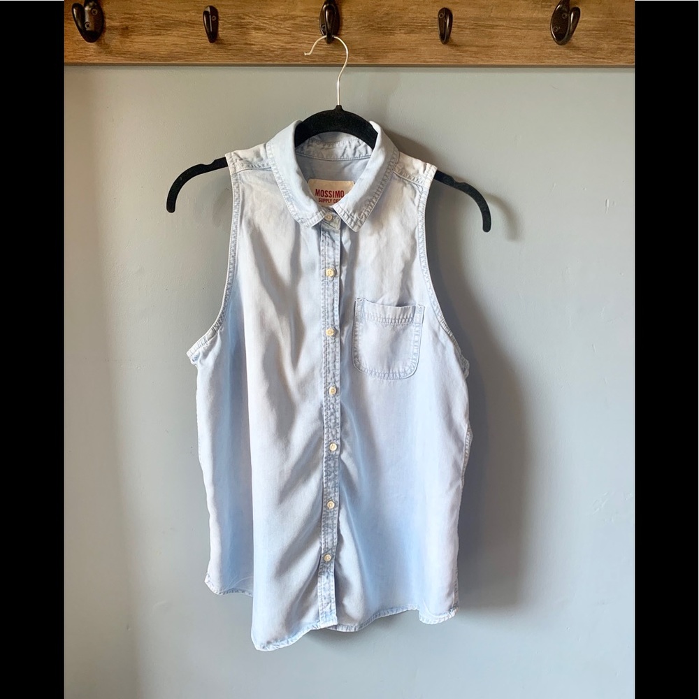 Mossimo Light Denim Sleeveless Button Down size L